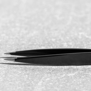 Caronlab Caronlab Pointed Tip Tweezer - Matte Black Body Care