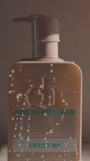 
            
                Load and play video in Gallery viewer, Silk Oil of Morocco x Emilee Hembrow Detox Shampoo 250ml
            
        