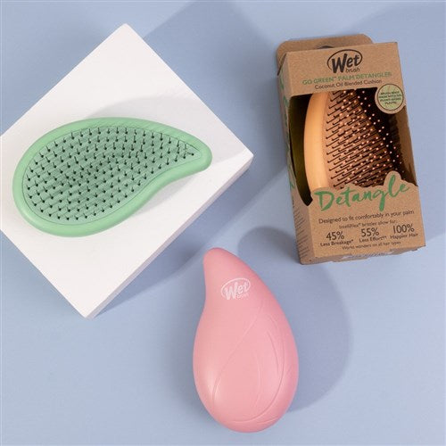 WetBrush WetBrush Go Green Oil Infused Palm - Pink Hair Brushes