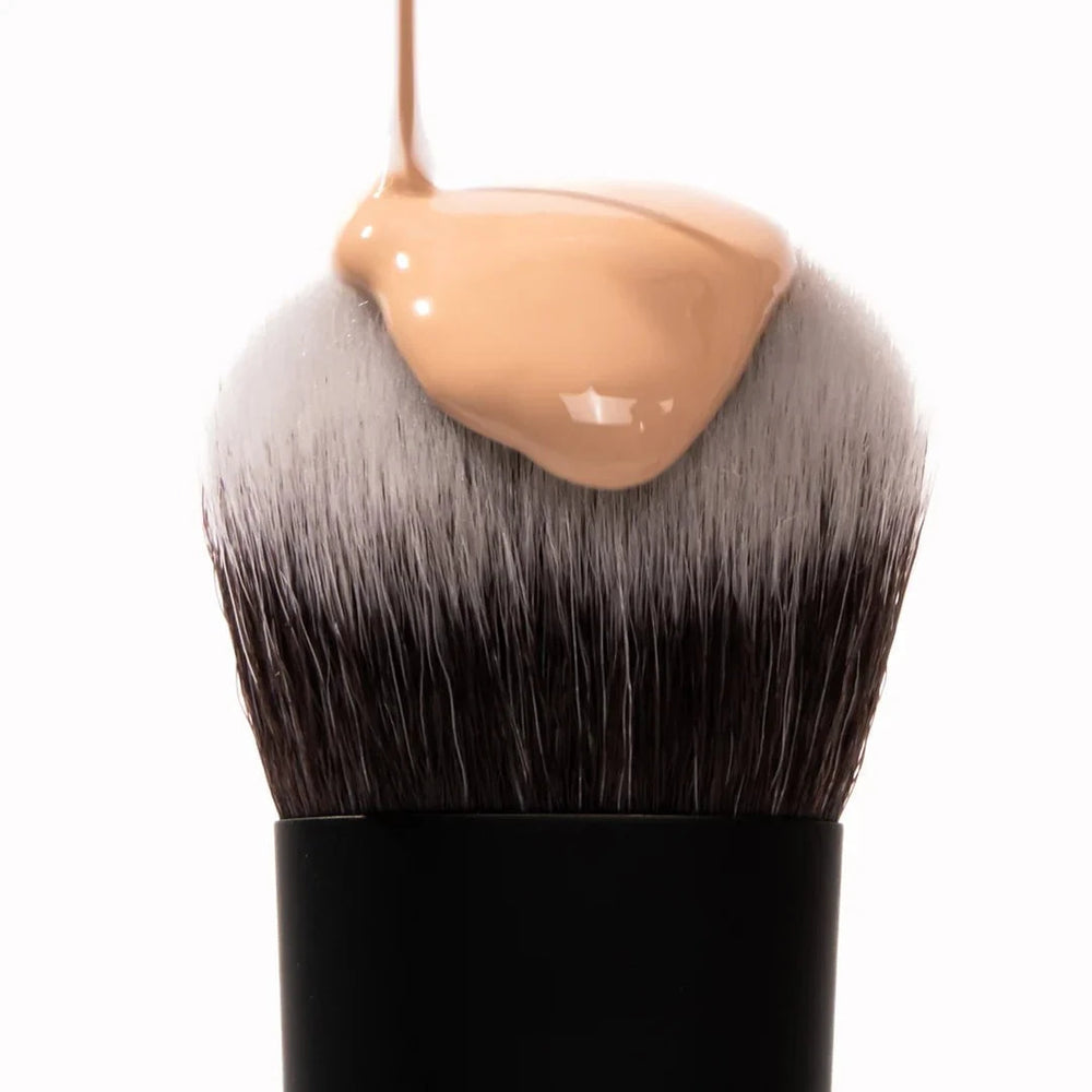 Youngblood Youngblood YB16 Skin Perfecting Foundation Luxe Brush Foundation Brushes