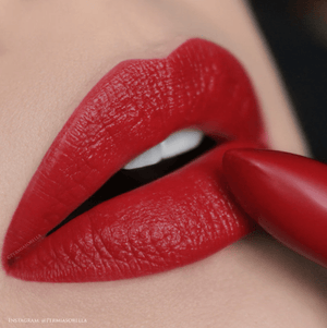 Youngblood Vixen - Cool-toned Red Youngblood Mineral Creme Lipstick 4g Lipsticks