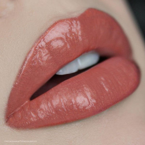 Youngblood Mesmerize - Peach with Gold Shimmer Youngblood Lipgloss 3.5ml Lip Gloss